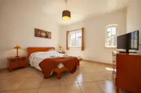 FF 01 - Bedroom 1 in Sea Breeze Guesthouse - Pensions