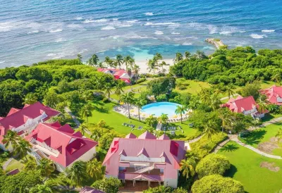 피에르 앤드 바캉스 빌리지 클럽 생트 안느  호텔