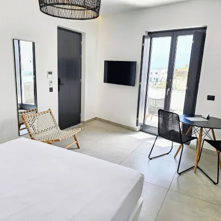 MyLithos Suites Отели рядом с достопримечательностью «Пляж Монолитос»