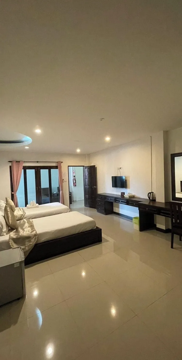 ห้องอีโคโนมี สำหรับสามท่าน