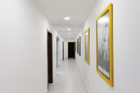 Santorini Court