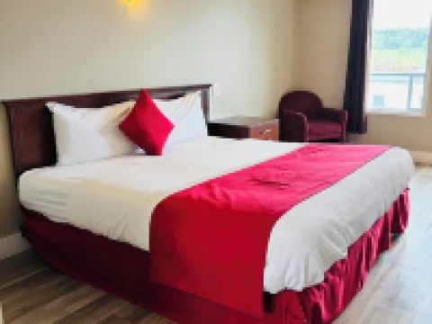 Imperial Motel Hotels in 100 Mile House