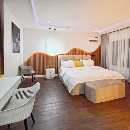 Katus Hyatt Luxury Apartment