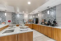 Executive Residency by Best Western Waterloo  Cedar Falls - breakfast