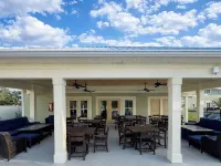 Lazy Palm-Free Beach Pass! Pool! 1/2 Mile to Marshwalk and Marina! 3 King Bdrms! Hotels in Murrells Inlet