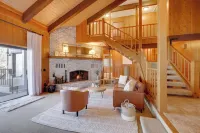 Mtn & Valley Views! Rimforest Lodge w/ Fireplace