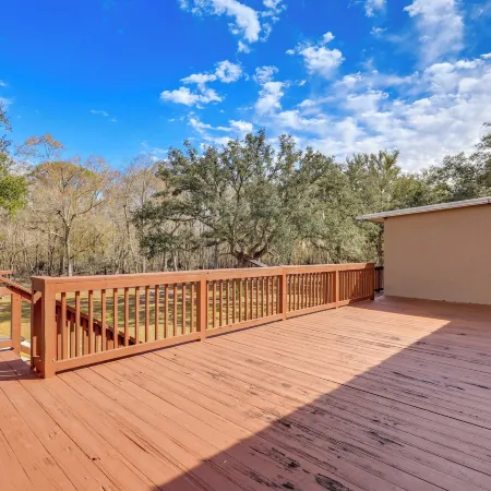 1 Mi to Fanning Springs! Home on Private Acreage
