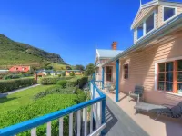 Hanlon Guest House Hotels in Stanley