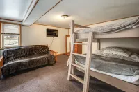 Group Getaway w/ Fire Pit: Near Susquehanna River!