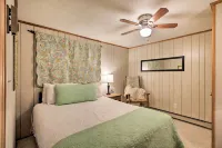 Lakefront Hiwassee Home w/ Private Dock & Deck! - Parkplatz
