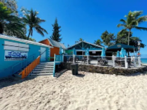 Luxury Beachfront Condo with Pool and Hot Tub