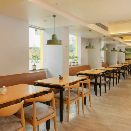 Bloom Hotel - Sector 62