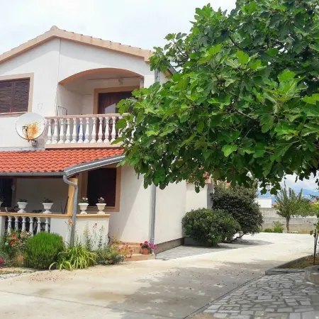 Apartment Ljilja