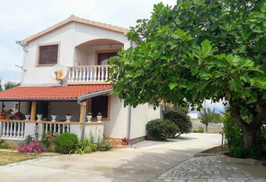 Apartment Ljilja