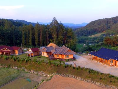 Yanggu Korean Peninsula Hwangto Pension