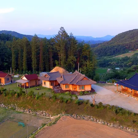 Yanggu Korean Peninsula Hwangto Pension