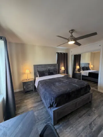 Cheerful 2 br/1 full bath home near SoFi/Beaches