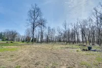6 Mi to Fort Knox! Rural Family Home, Pets Welcome - 2-Star