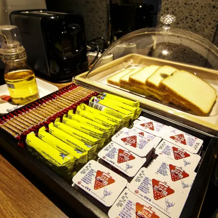 Myeonmok Choi Hotel Отели рядом с достопримечательностью «Тондэмун-гу»