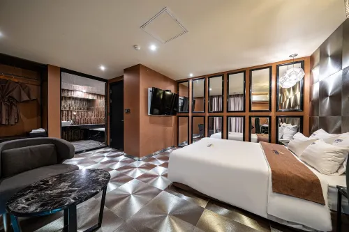 California Hotel