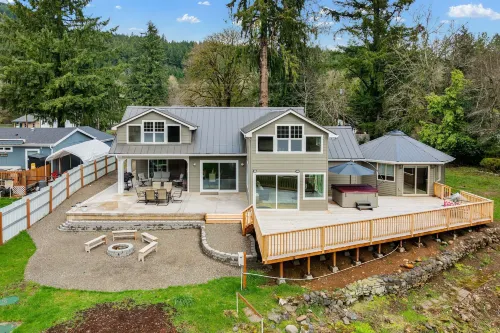 River's Rest - Waterfront Views, Hot Tub, Grill & Fire Pit 3 Bedroom Home - 4 étoiles