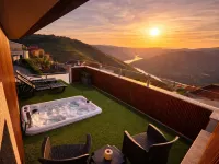 Socalcos do Douro House Hotels in Tabuaco