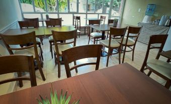 Los Lagos Hotel - Housity