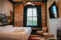 The Montgomery by Visit Apalach - 2-Star