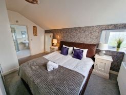 4 Bed Home in Altrincham by City SuperHost
