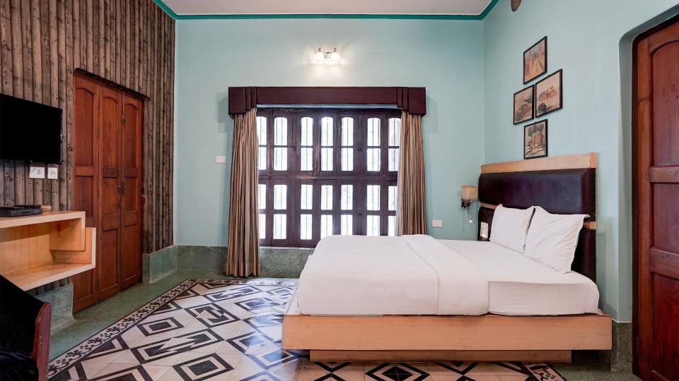 Palette Heritage Scindia Ghat Formerly East View
