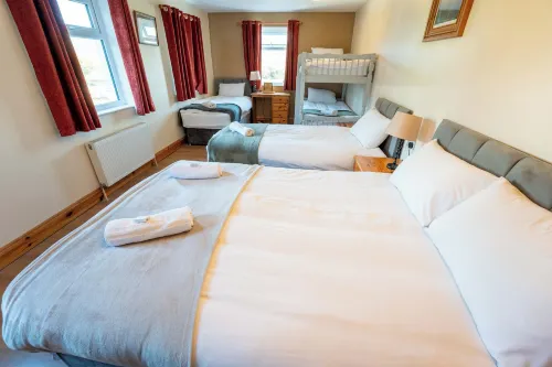 Aras Ghleann Cholm Cille - 2-Star