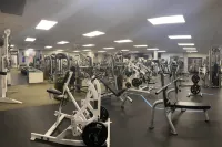 Prodigy Hotel, a Days Inn by Wyndham - Gym