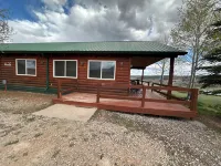 Mount Peale Country Inn Near Moab - parking
