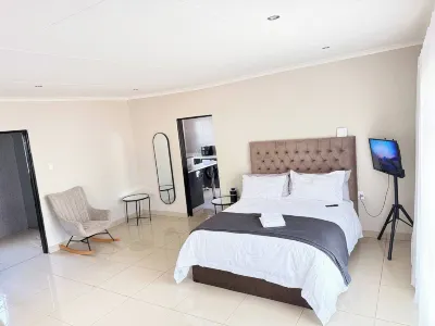 Serene 2-bedroom Retreat in Ledig With Scenic Views Отели в г. 