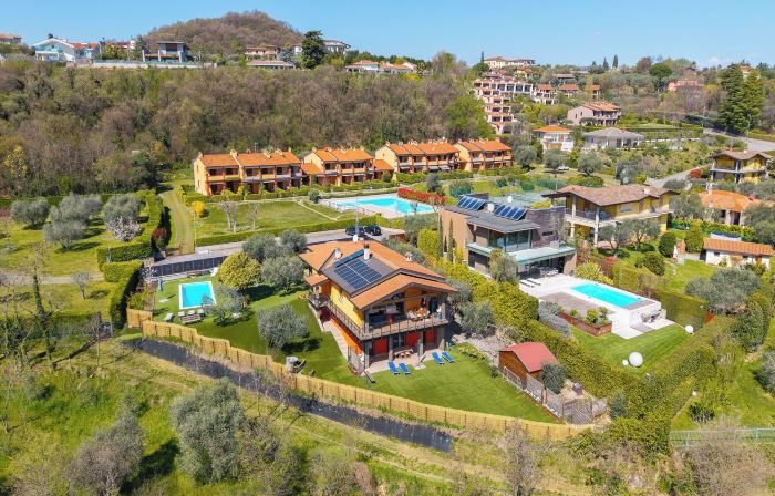 Villa Teresa Apt Lake Garda View 2Br + Pool (Sleeps 6) - Happy Rentals