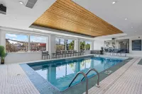 Sandman Hotel & Suites Calgary West