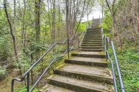 Walk to Park & Creekside Trails! Modern Sandy Home - 4-Star