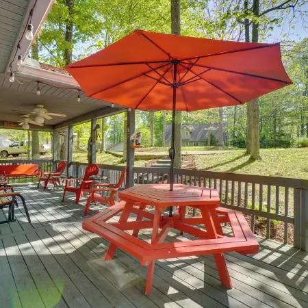 Dale Hollow Hideaway! Cabin w/ Hot Tub
