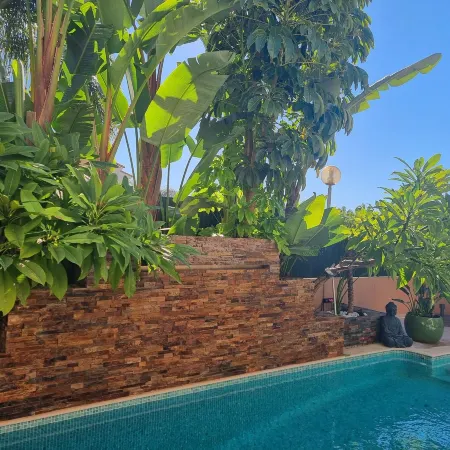 Algarve Stunning Villa by Homing