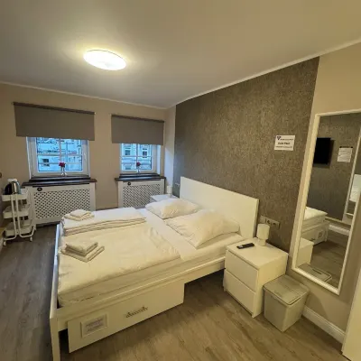 Suite-Pauli Hoteles cerca de Muelle Blohm + Voss