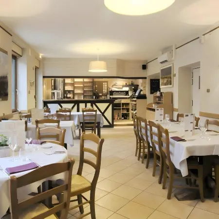 Auberge de la Baie Отели в г. Манш