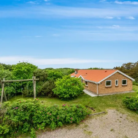 "Dorithea" - 1.3km from the Sea
