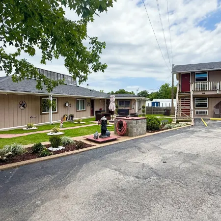 Hunter's Friend Resort Near Table Rock Lake
