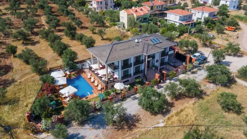 CUNDA EYE - Rooftop Pools