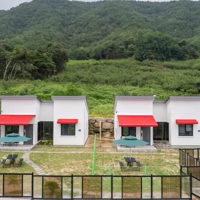 Gyeongsan Stage-Ipple Pet Pension Отели рядом с достопримечательностью «Храм Пуинса»