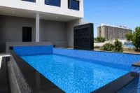 Pride Plaza Indore - bar