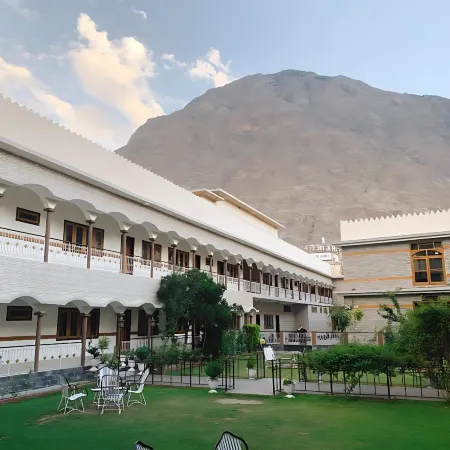 Park Hotel Gilgit Отели в г. Гилгит