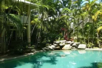 Port Douglas Motel - Beach