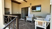 Spacious 2-bedroom Apartment With Garden View in Hartbeespoort - Apartments