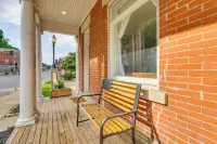 Walk Downtown: Inviting Historic Home in Dubuque! - spa